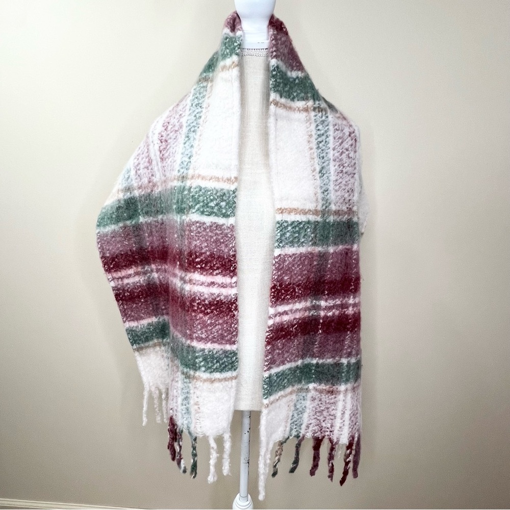 NWT Abercrombie Kids Fuzzy Plaid Fringe Oversized Scarf